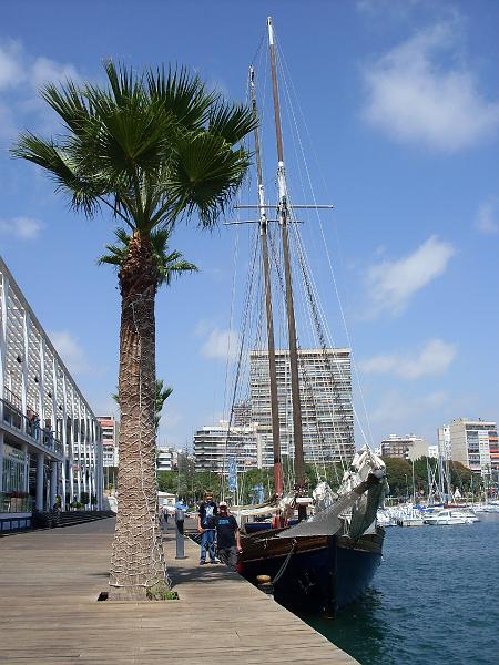 Spanien2010_6 216.jpg - Nice sailboat...